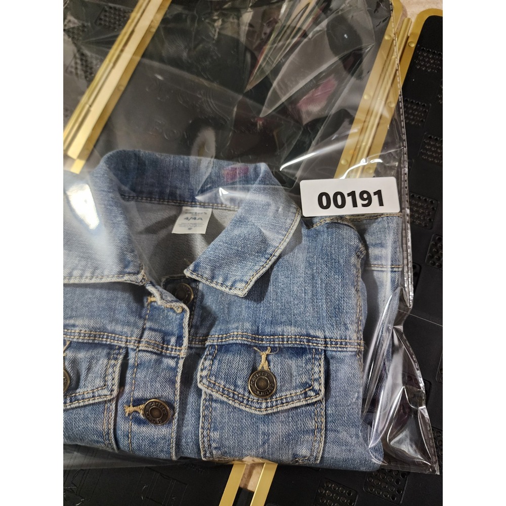 Carters Kid Blue Denim Trucker Jacket Size 4 Medium Wash Stretch Cotton 3M406310 - Picture 6 of 6
